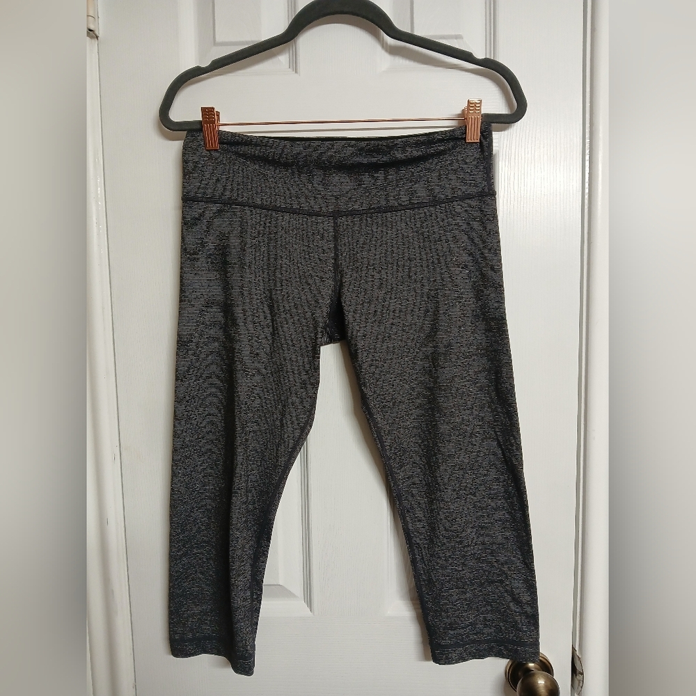 🖤LULULEMON Women's Gray Capri Leggings - Size 10